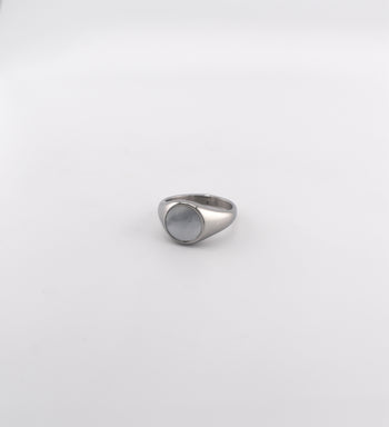 Round Pearl Signet Ring Gold