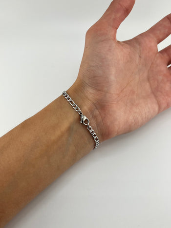 Dainty Figaro Bracelet