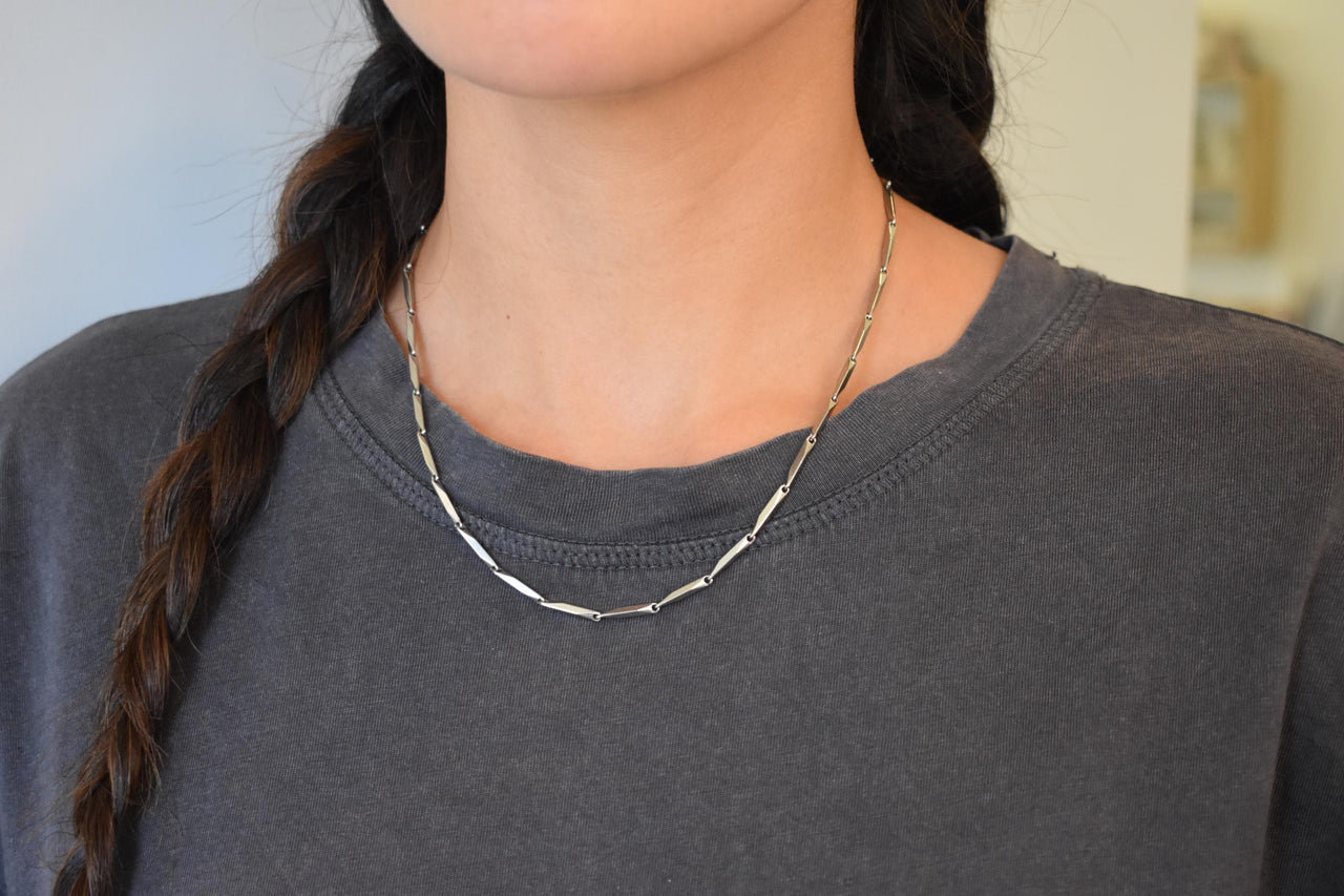 Decorative Bar Chain Necklace